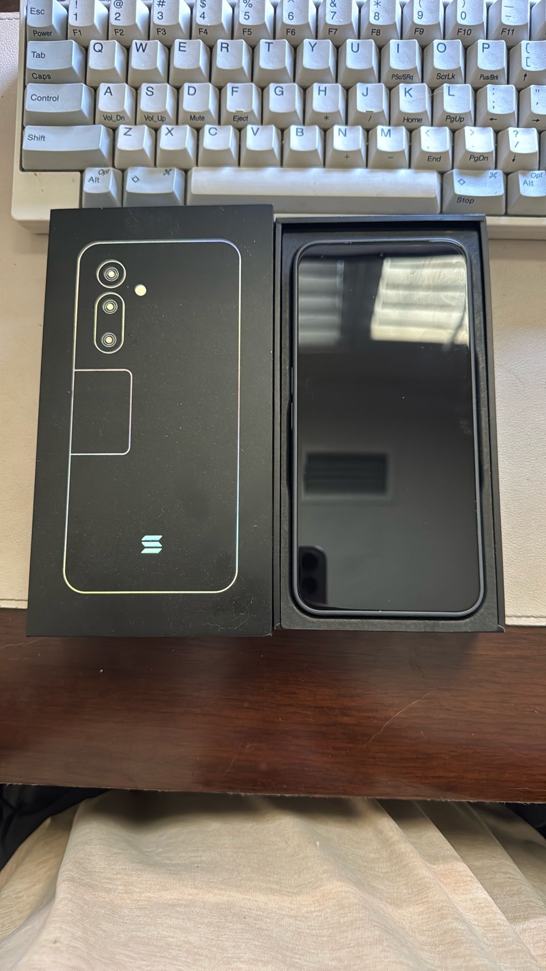 Solana Crazy Seeker Phone web3.0