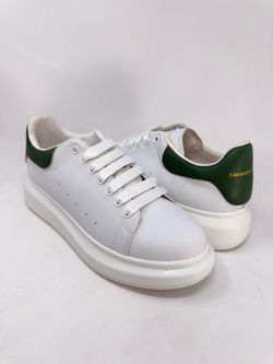 Alexander McQueen  New without box Men’s US 8.5 Eu 42