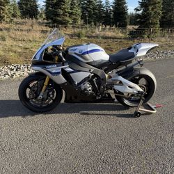 2015 Yamaha R1