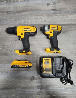 DEWALT 20V SET , IMPACT DRIVER,  DRILL WITH BATTERY AND CHARGER PERFECT CONDITION