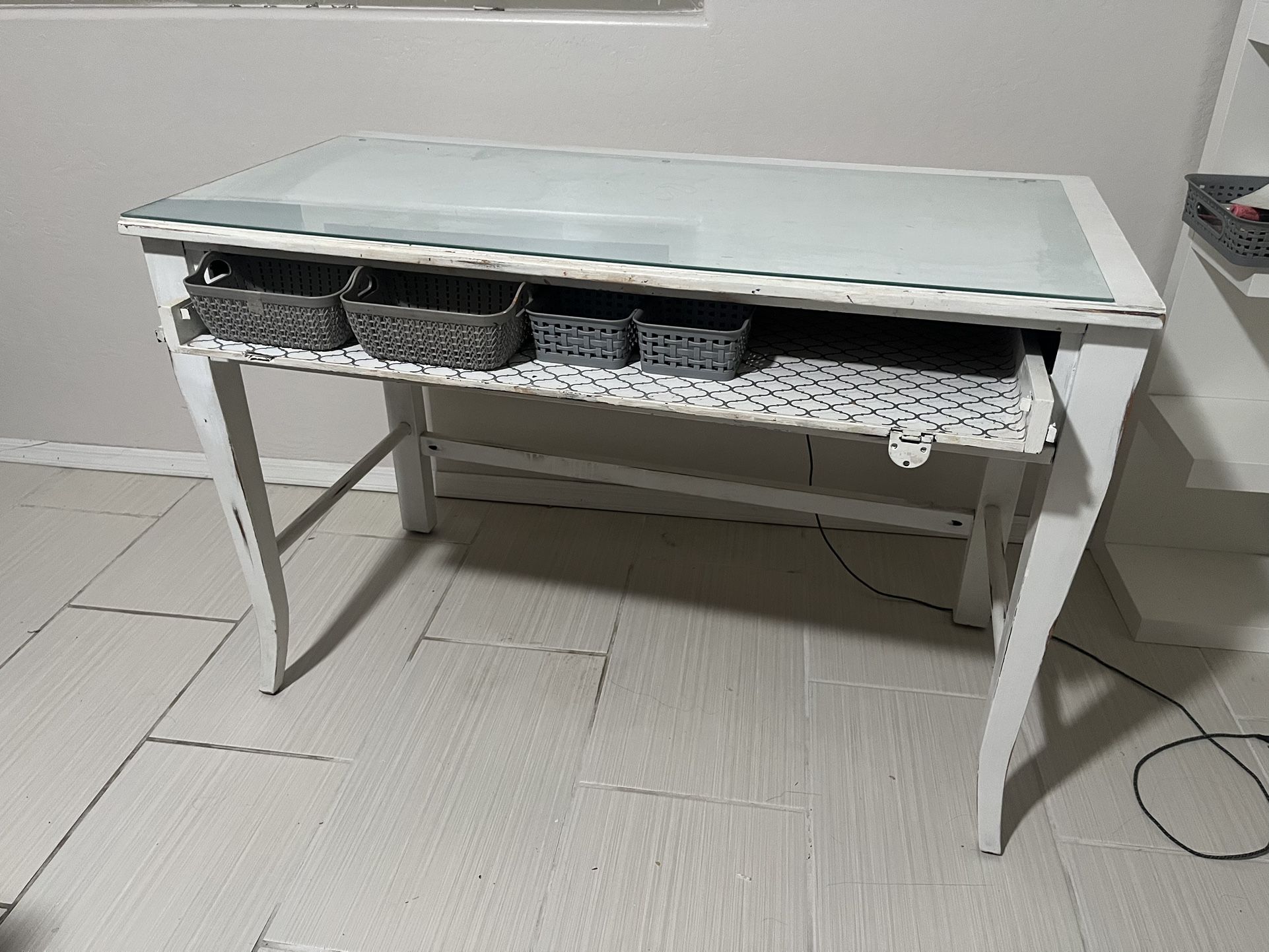 Desk/ Makeup Vanity With Mirror