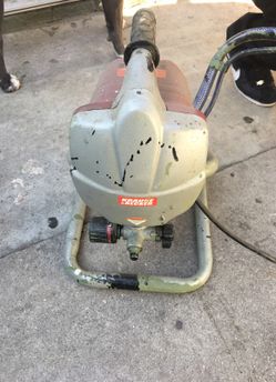 Airless paint sprayer