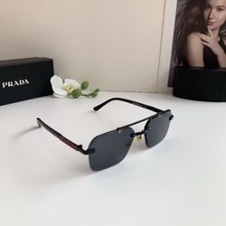 A classic and fashionable sunglasses for men