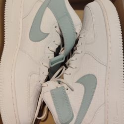 $120 Women's Air Force 1 '07 Mid