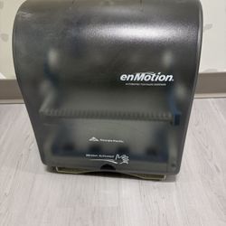 Sensor/Automatic Paper towel Dispensers