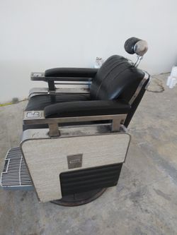 Triumph 1967 original Barber Chairs