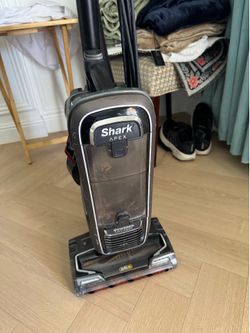 Shark APEX Powered Lift-Away Vacuum AZ1002