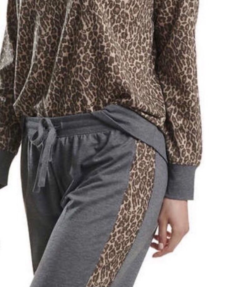 Women’s Clothes Lounge Set Of 2 - Comfty Printed Leopard Pajama Set 2 PCs