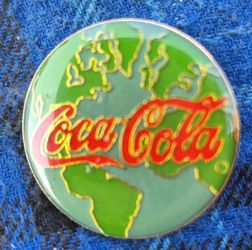 Coca Cola World Pin