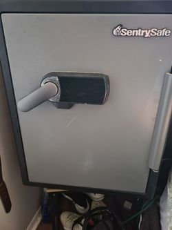 Touchscreen Digital Sentry Safe