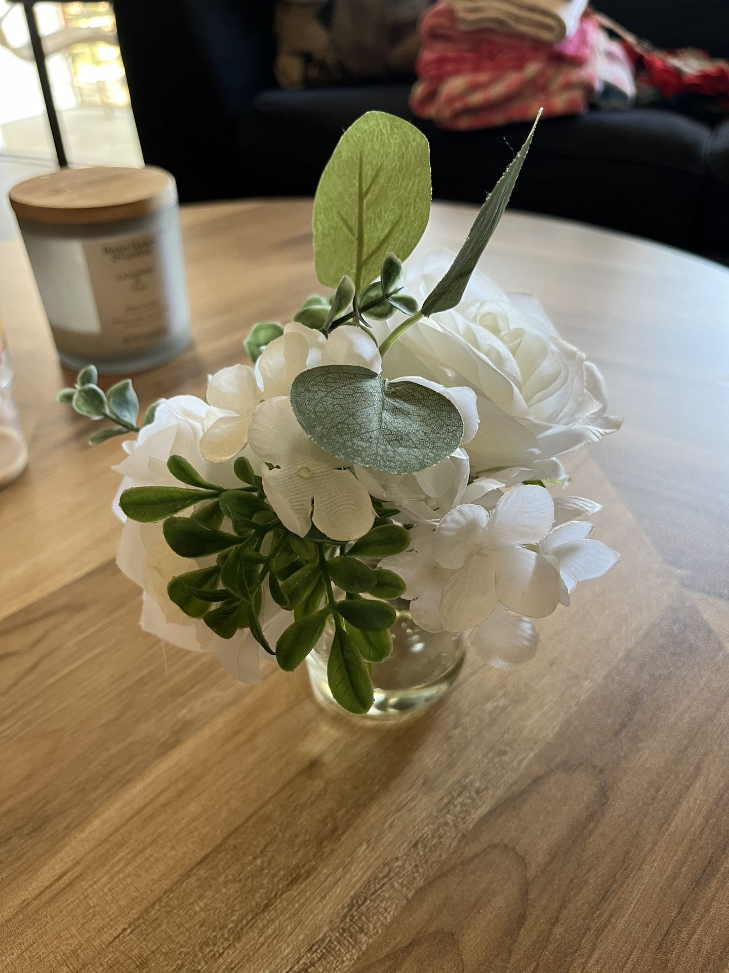 Small white Rose In Vase (17)