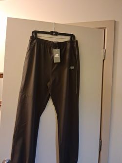 Men's New Balance Joggers Sweatpants Size Large Brown Brand New