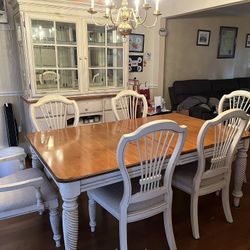 Dining Room Set, 6 Chairs  /2 Leaves  And China Cabinet. Beautiful Set Very Well Made 