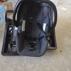 Evenflo Infant Carseat W/ 2 Bases