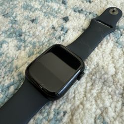 Apple Watch Series 8 — Midnight Aluminum (41mm)