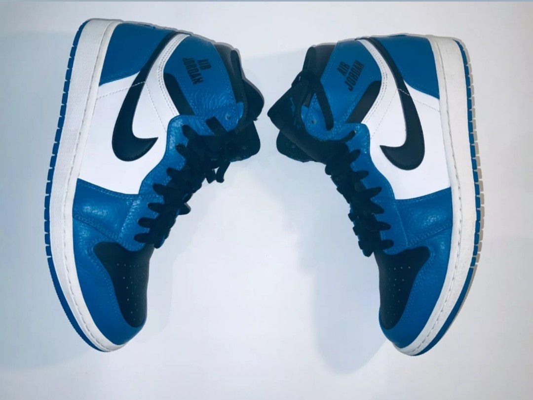 Nike Jordan 1 Retro Rare Air Size 10