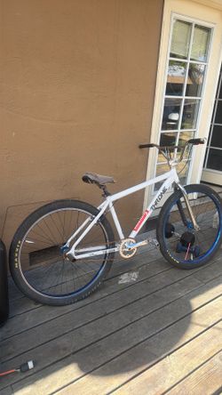 Throne goon xl 29 inch