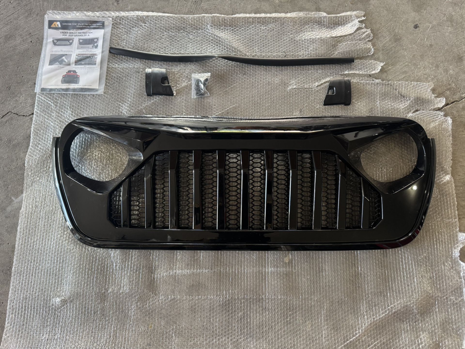 Keep Wrangler JL Vader Grille / American Modified