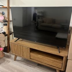 50in Hisense Roku Tv And Tv Stand