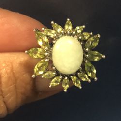 Peridot and Jade Ladies Ring size 7
