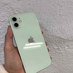 iPhone 12 128GB UNLOCKED 