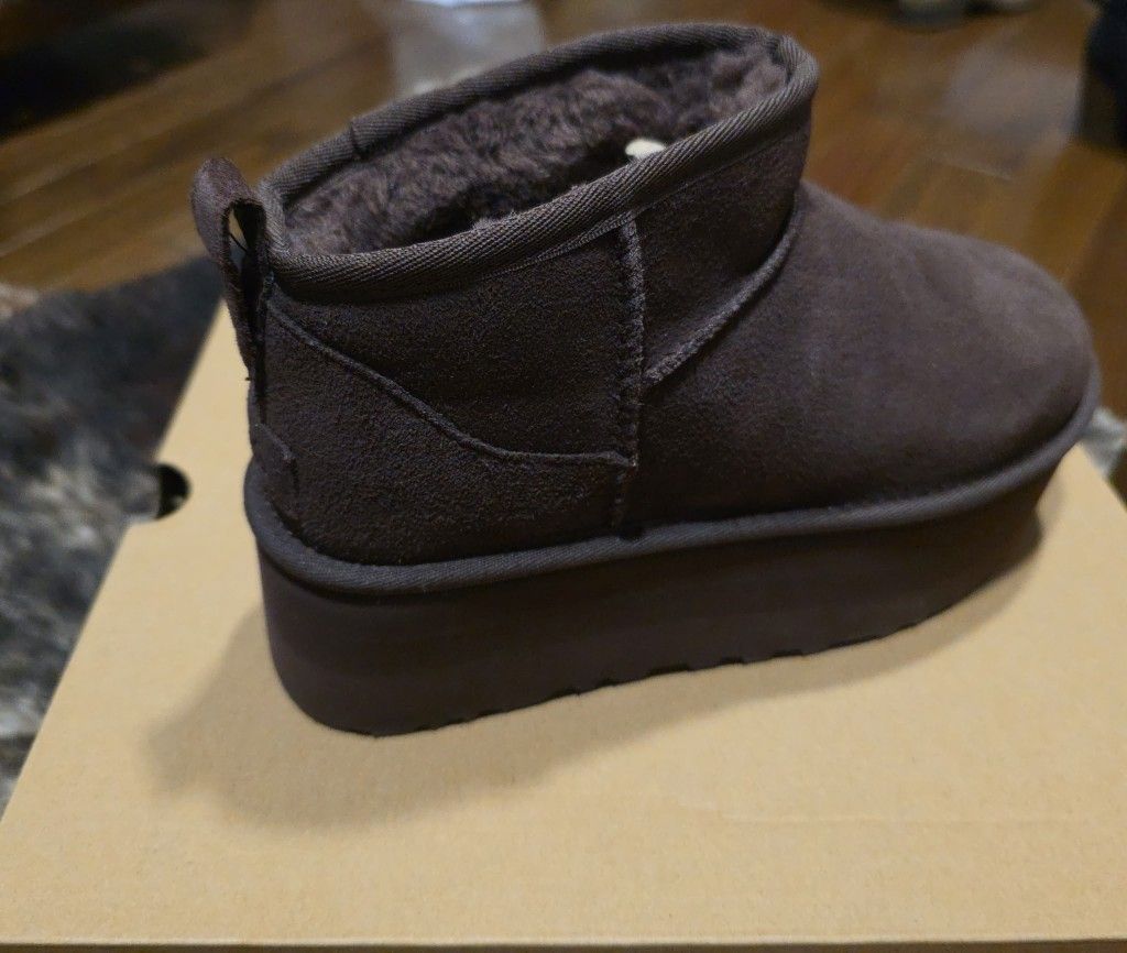 UGG