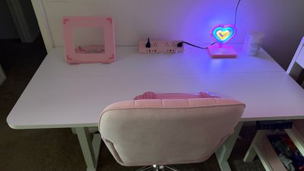 Adjustable desk