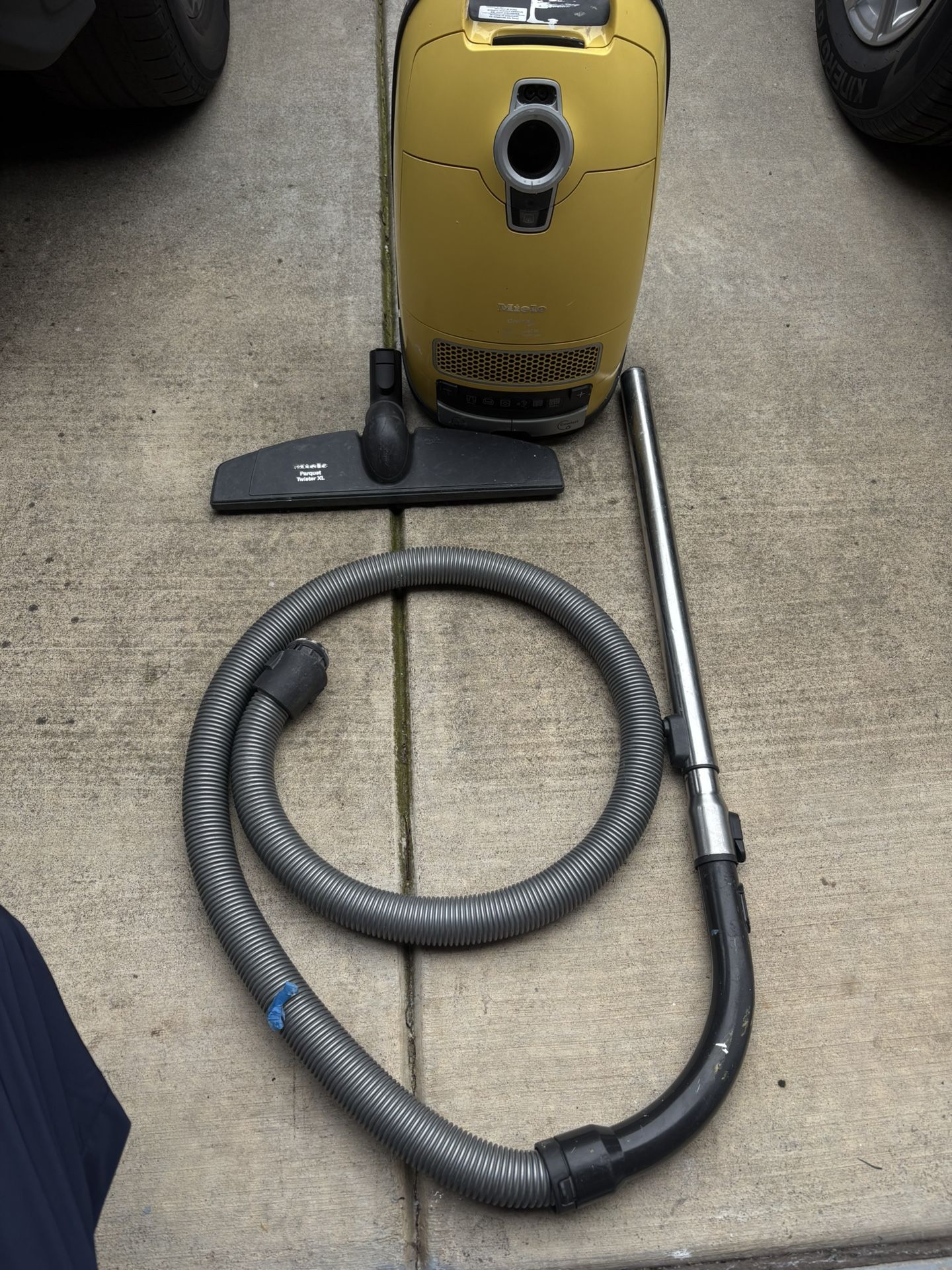 Miele Complete C3 Calima Cat & Dog PowerLine Canister Vacuum Cleaner Canister