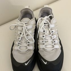 Women’s Size 7 Nike Max Air Shoes 15.00