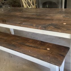 Beautiful Farmhouse table, bench & 3 Chairs