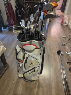 COMPLETE GOLF SET WITH GOLF BAG (13 CLUBS SET) RIGHT HANDED, GREAT SET FOR BEGINNERS