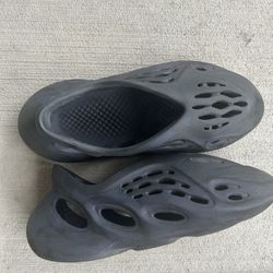 Yeezy foam runners