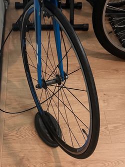 Trek bike with indoor holder