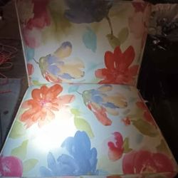 Vibrant Floral Accent Chair - Watercolor Flowers, Light Wood Legs! 🌸🪑