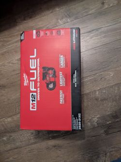 Milwaukee M12 fuel bandsaw  kit