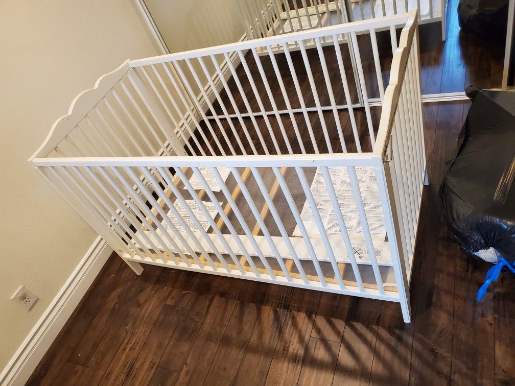 Ikea Baby Crib (Gulliver)