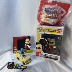 Disney POP! #426 In Box Magnet And Collectible Toys