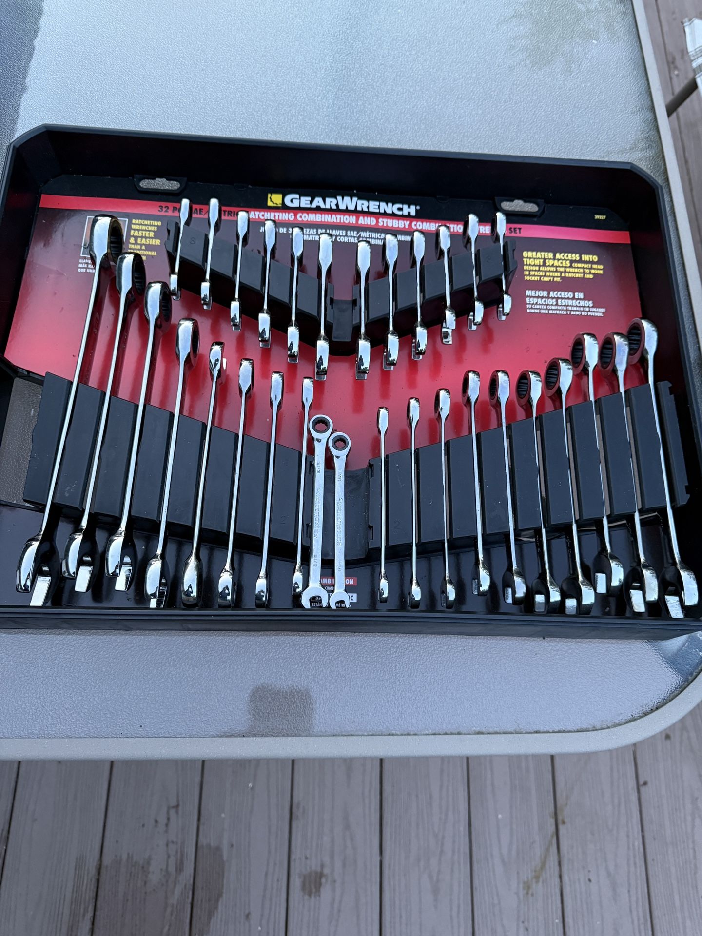 Gear Wrench 32 Piece 72-Tooth 12 Point SAE/Metric Standard/Stubby Combination Ratcheting Wrench Set - Brand New