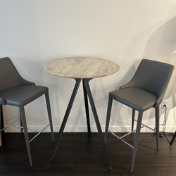 Brand new Bar Table & Stools! 