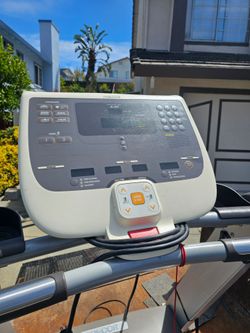 PRECOR   9.33  treadmill comercial