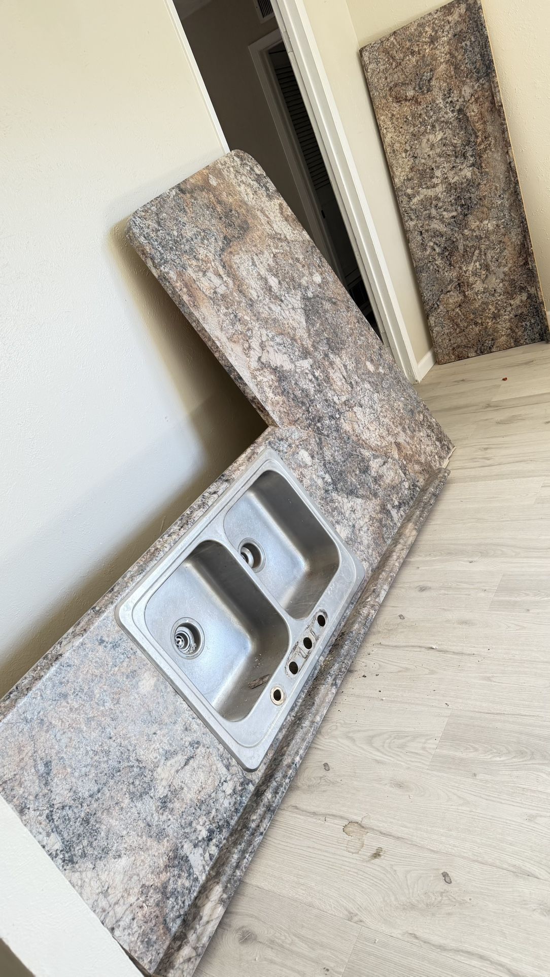 COUNTER TOPS WITH SINK