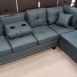 Sectional With Cup Holders 
