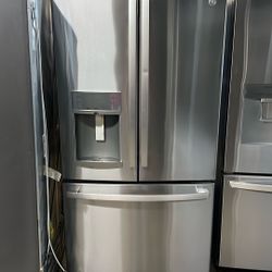 NEW OPEN BOX GE FRENCH STYLE REFRIGERATOR 