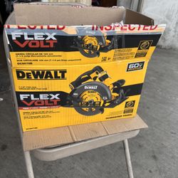  DEWALT FLEXVOLT 60V MAX Cordless Brushless 7-1/4 in. Circular Saw with Brake (Tool Only )