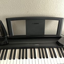 Yamaha electric piano keyboard P-35B