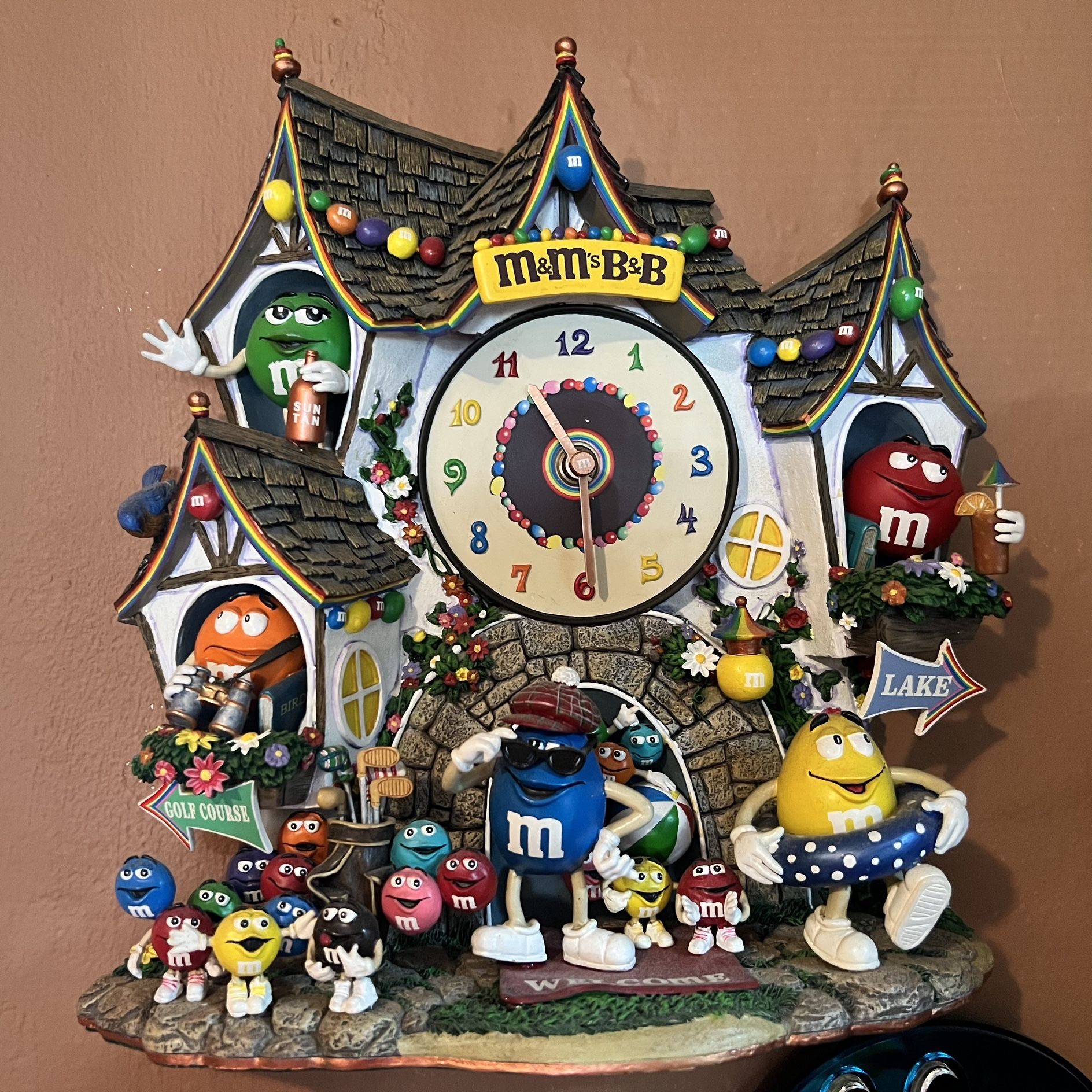 Danbury Mint M&M's Bed and Breakfast Clock Rare for Sale in Fort