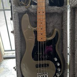 Fender Bass