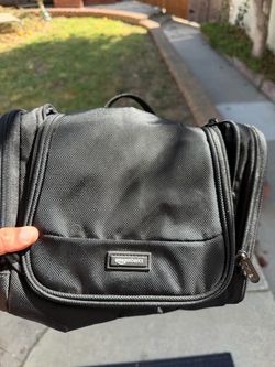 Amazon Basics Toiletry Bag