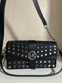 Michael Kors bag never used $60 firm pick up only cash only
