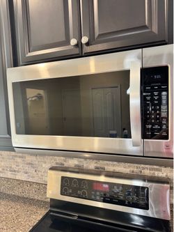 LG Microwave (lmh2235ST)